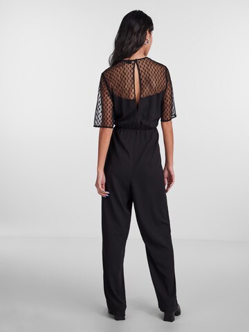 Tuta jumpsuit di PIECES in nero