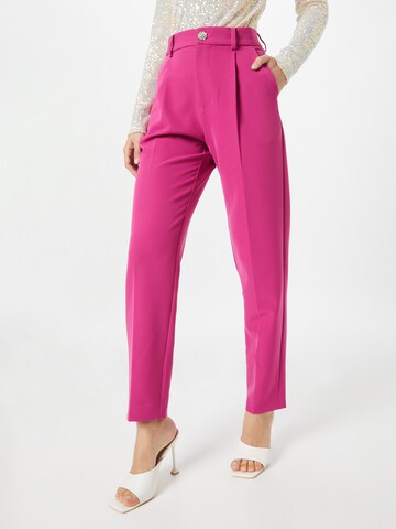 Custommade Regular Pleated Pants 'Pianora' in Pink: front