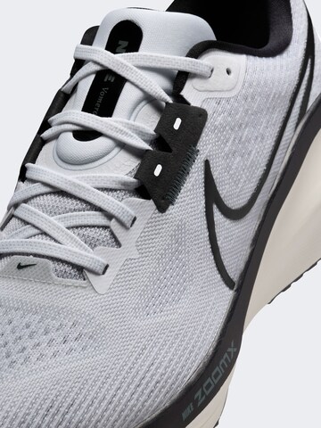 NIKE Laufschuh ' Vomero 17 ' in Weiß