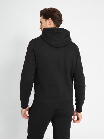 BENCH Sweatshirt 'Skinner' in Schwarz