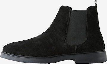 melns Next Čelsijas zābaki: no priekšpuses