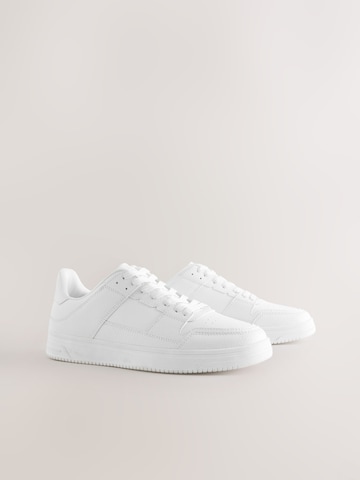 Baskets basses Next en blanc