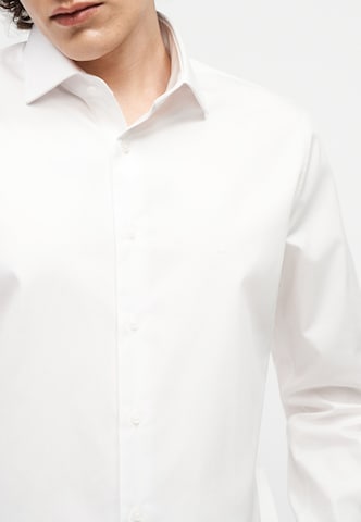 Michael Kors - Ajuste estrecho Camisa 'ROYAL' en blanco