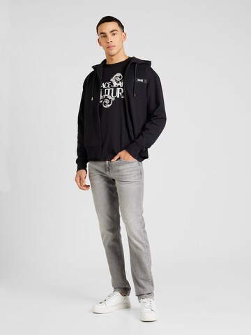 Versace Jeans Couture T-shirt '76UP600' i svart