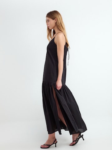 BALMOHK Kesämekko värissä musta