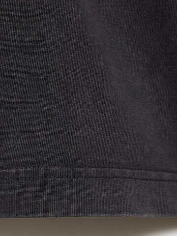 Tricou 'SITA' de la MANGO pe gri