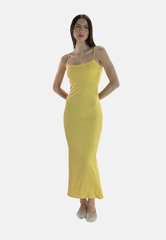 Elara Kjole i gul: forside