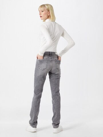 s.Oliver Regular Jeans i grå