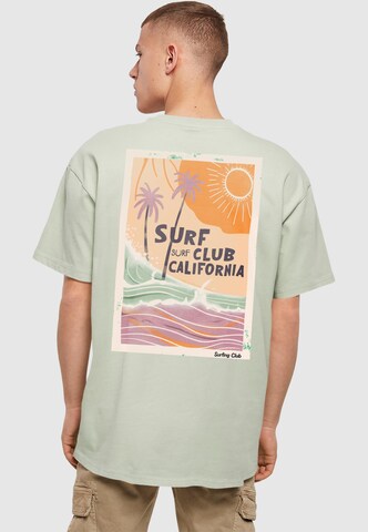 Merchcode T-Shirt 'Surf Club California ' in Grün: Vorderseite