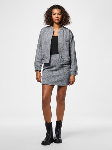 PIECES Rok 'Polly' in Blauw