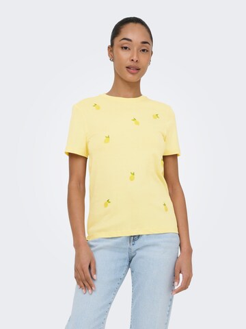 T-shirt 'ONLKITA' ONLY en jaune : devant