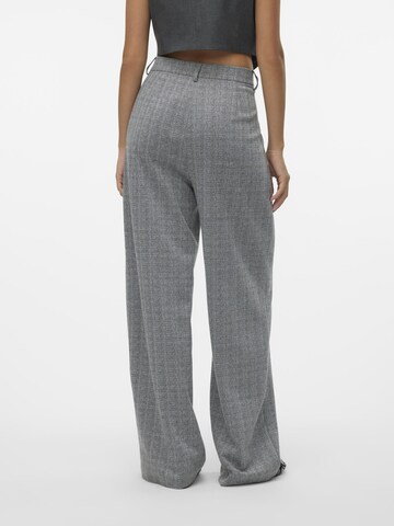 VERO MODA Wide leg Pants 'SILVA' in Grey
