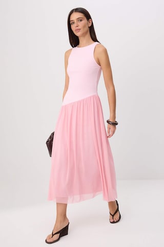Trendyol - Vestido em rosa: frente