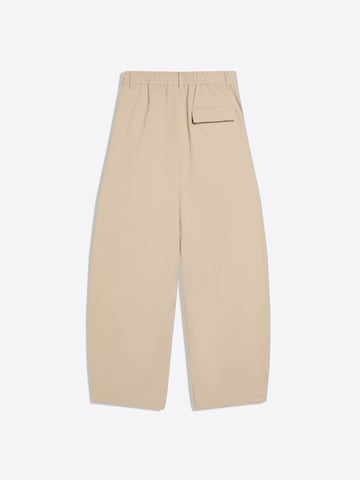 Bershka Barrel Pleat-front trousers in Beige