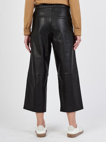 JCC Loosefit Hose in Schwarz