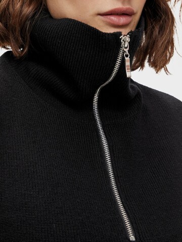 Pullover 'Dalma' di Y.A.S in nero