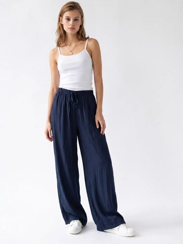 Wide leg Pantaloni de la MixRay pe albastru