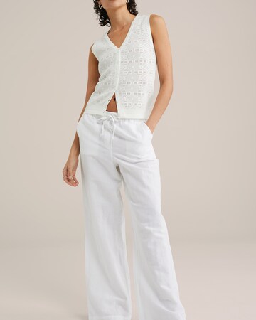 WE Fashion Loose fit Trousers in White