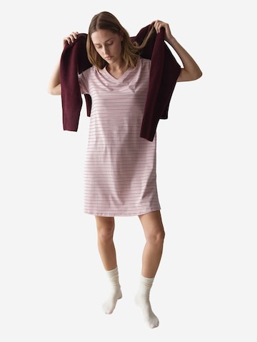 Chemise de nuit ' Red Label Nightdresses ' TRIUMPH en rose