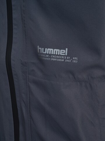 Veste fonctionnelle Hummel en gris