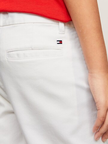 Regular Pantaloni de la TOMMY HILFIGER pe alb