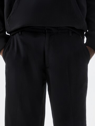 Regular Pantalon chino Pull&Bear en noir