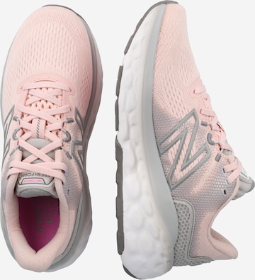 Chaussure de course 'More' new balance en rose