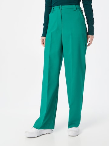 Peppercorn Loose fit Pleated Pants 'Ginette' in Green: front