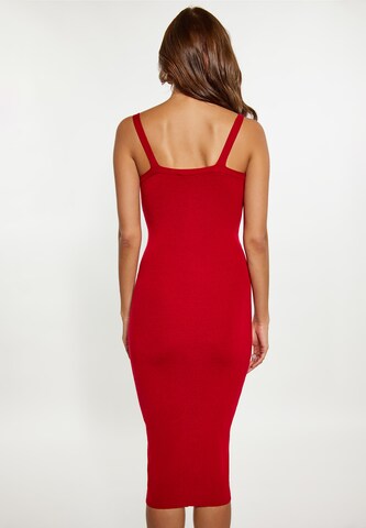 Robes en maille faina en rouge