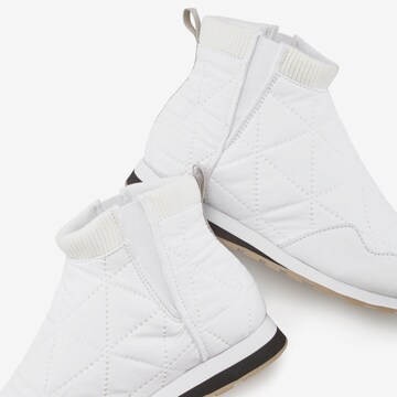 LASCANA Ankle Boots in White