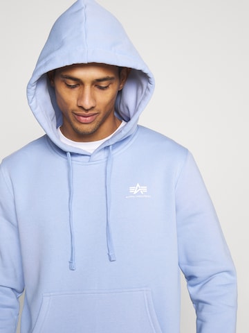 Regular fit Felpa di ALPHA INDUSTRIES in blu