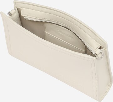 Calvin Klein - Bolso de hombro en beige