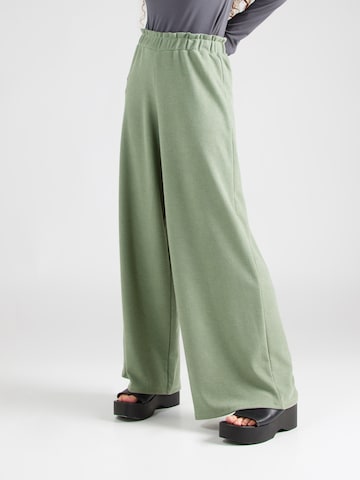 Loosefit Pantalon 'Fotini' ABOUT YOU en vert : devant