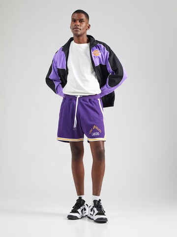 Mitchell & Ness Обычный Штаны 'LA Lakers' в Лиловый