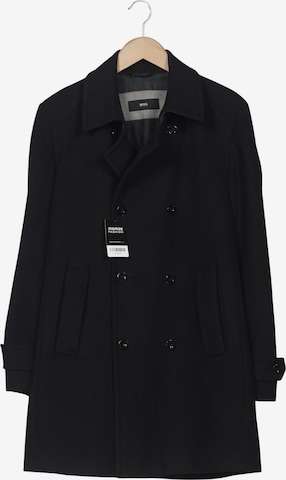 BOSS Black Mantel M in Schwarz: Vorderseite