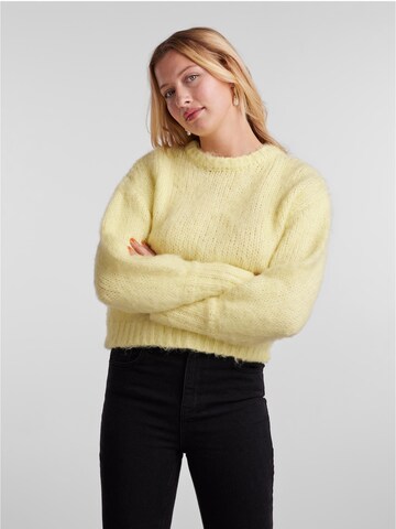 PIECES Sweater 'Ditte' in Yellow: front