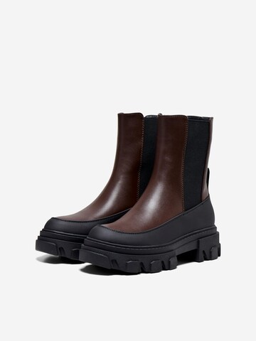 ONLY Chelsea Boots 'Tola' in Braun