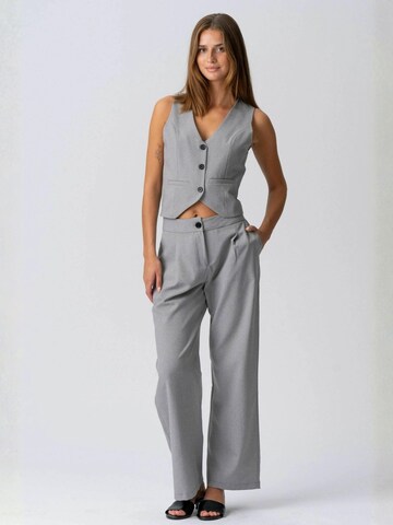 TEESHOPPEN Kamizelka ' Natalie ' w kolorze szary