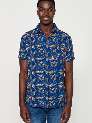 Coupe regular Chemise KOROSHI en bleu