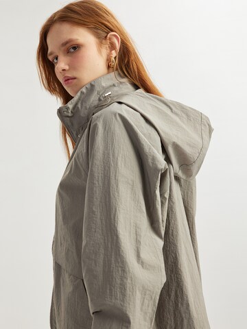 Koton Regenjacke in Grau