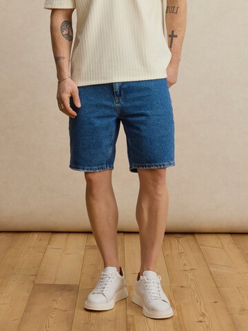 DAN FOX APPAREL Regular Панталон 'Fabrice' в синьо: отпред