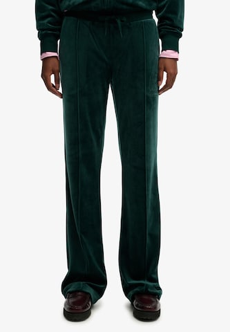 Regular Pantalon 'Country Club' Superdry & Co en vert : devant