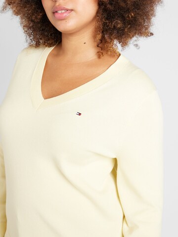 Tommy Hilfiger Curve Pullover in Gelb