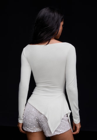 Maglietta di Bershka in bianco