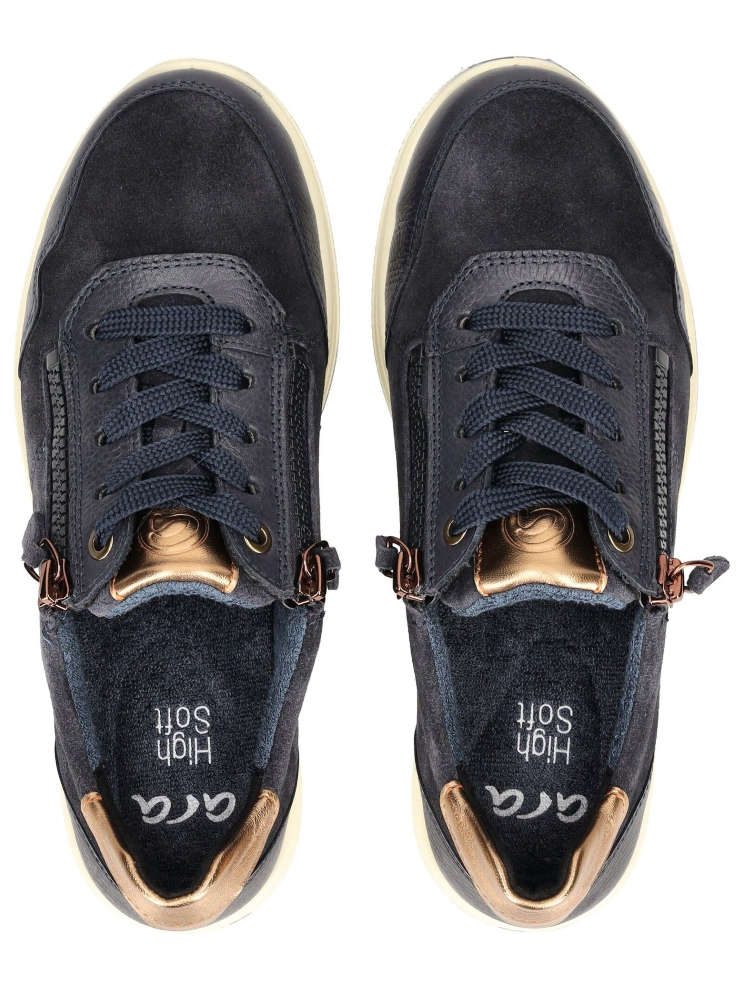 ARA Platform trainers in Black