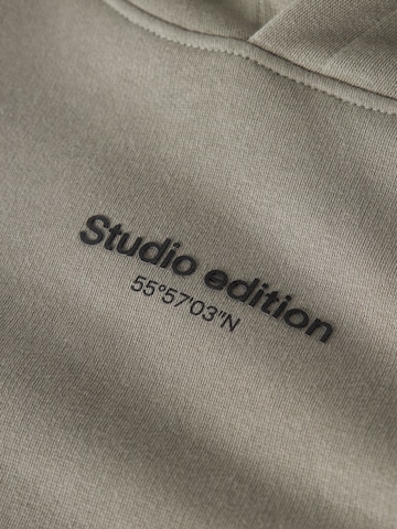 NAME IT Свитшот 'NKMBRODY' в Серый