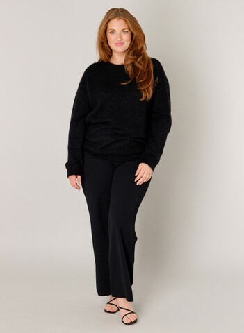 BASE LEVEL CURVY Sweater in Black