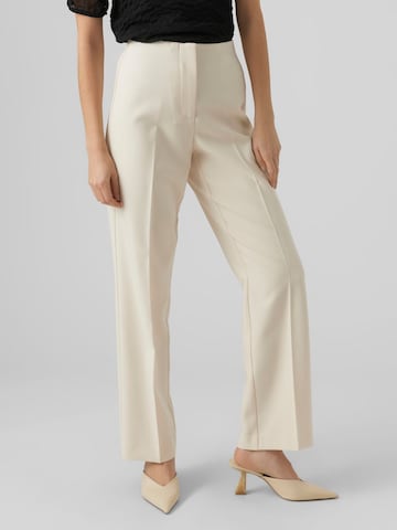 VERO MODA regular Bukser med fals i beige: forside