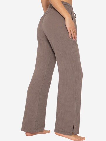 SASSYCLASSY Loosefit Hose in Grau