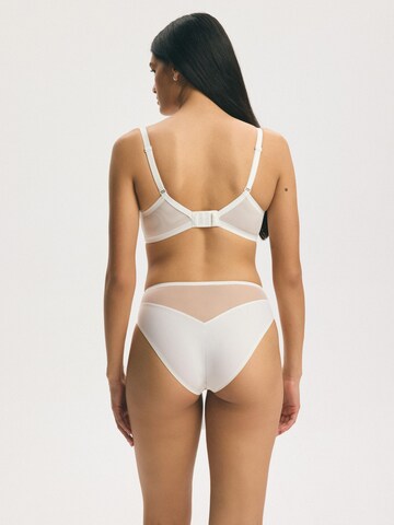 Classico Reggiseno 'Bügel-BH Basic, glatte Cups, geklebte Kanten' di ESOTIQ in beige